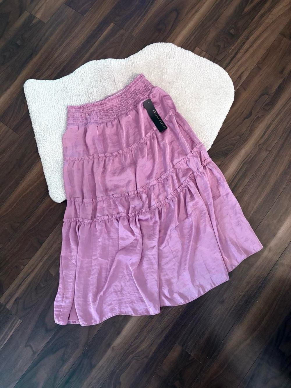 BNWT RUFFLE SILKY MIDI SKIRT